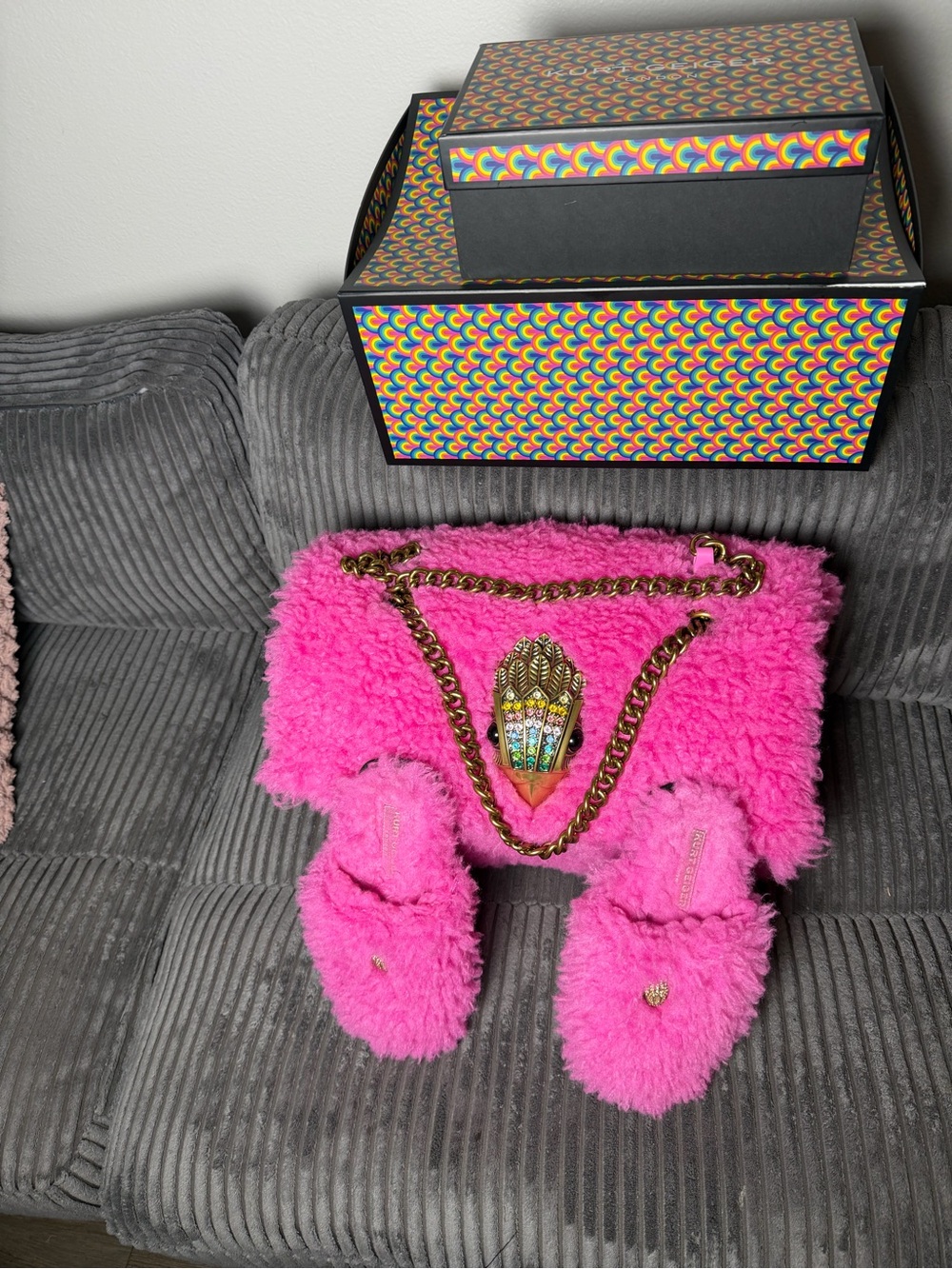 Kurt Geiger Hot Pink Faux Shearling Bag with Gold Accent - Picture 3 of 6